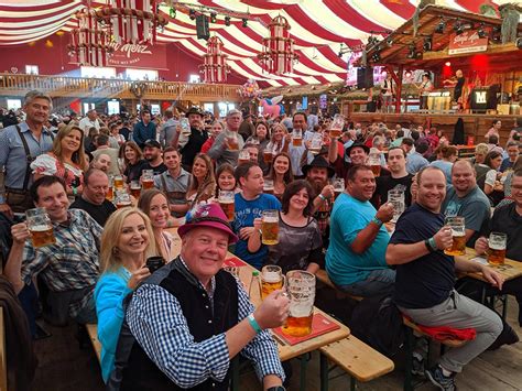 ¡La Gran Fiesta de la Cerveza: ¡Una noche mágica con el talento musical de Beruit!