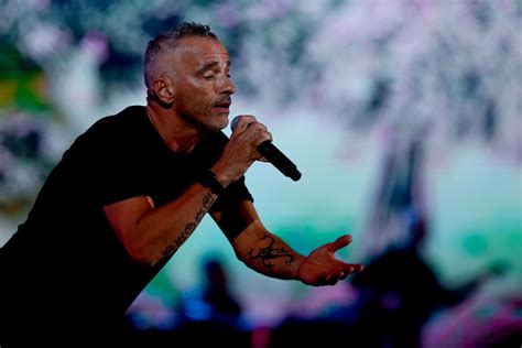 ¡El Baile de la Luna: Una Noche Inolvidable con Eros Ramazzotti!